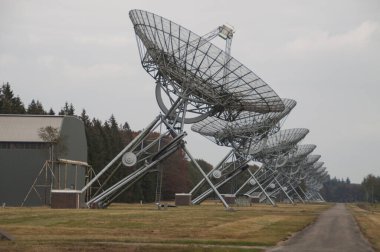 Westerbork, Hollanda yakınlarındaki radyo teleskopları..