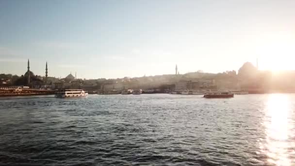 Istanbul, Turkey, Aerial View of Golden Horn Waterway and Galata Bridge — 비디오