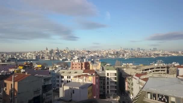土耳其伊斯坦布尔、博斯普鲁斯海峡和海滨建筑物的空中景观 — 图库视频影像