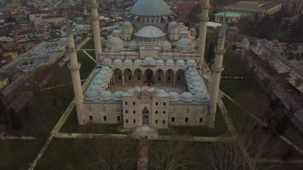 Meczet Suleymaniye Imperial, Stambuł Turcja, Zmierzch z lotu ptaka Widok na punkt orientacyjny — Wideo stockowe