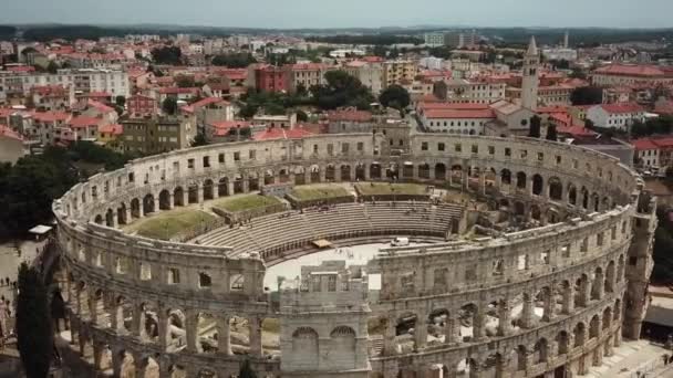 Pula Arena, Kroatië. Luchtfoto van Colosseum Type Romeinse architectuur — Stockvideo