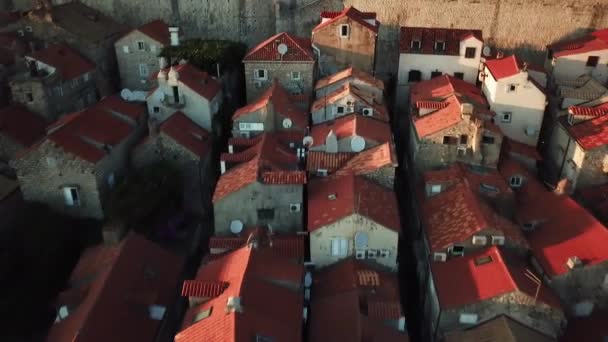 Dubrovnik, Croácia, Muralhas da Antiga Fortaleza e Casas Residentais de Pedra — Vídeo de Stock