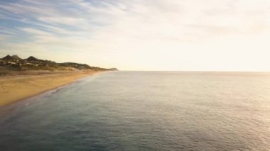 Cabo San Lucas, Meksika. Boş El Faro Sahili ve Pasifik Okyanusu 'nun havadan görünüşü