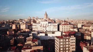 Galata Kulesi. İstanbul hindisi. Landmark ve Turist Çekiminin Hava Görünümü