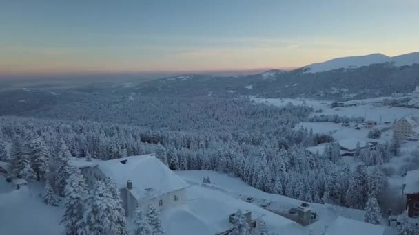 Montagna Uludag, provincia di Bursa, Turchia. Aerea del paesaggio invernale — Video Stock