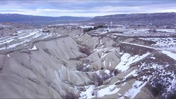 Capadócia no Inverno, Turquia. Vista aérea do desfiladeiro e paisagem única — Vídeo de Stock