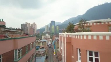 Bogota. Kolombiya 'da. La Candelaria 'daki Eski Koloni ve Modern Binaların Havalimanı