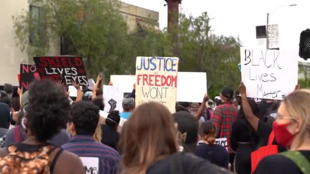 Black Lives Matter Protest i Los Angeles. Kalifornien USA. Närbild Slow Motion — Stockvideo