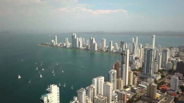 Aerial View of Sailing Boats and Hotels Cartagena, Kolumbia, Luxus üdülőhelyek — Stock videók