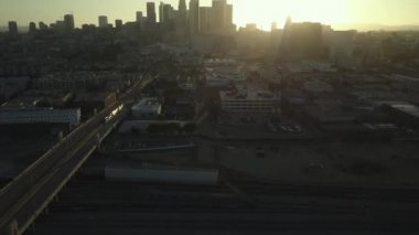 Günbatımında Los Angeles 'ın Havasını Yükselt ABD Şehir Merkezi, Küçük Tokyo' nun Üstü