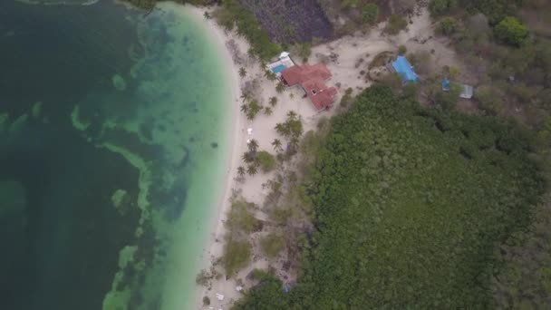 Islas Del Rosario, Kolumbien. Von oben nach unten Luftaufnahme des tropischen karibischen Strandes Stock-Filmmaterial