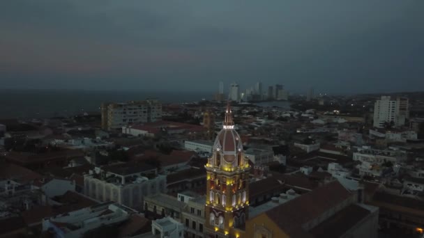 Vue Aérienne De La Ville De Carthagène, Colombie. Crépuscule sur la ville et la cathédrale illuminée — Video
