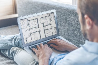 Başarılı bir iş adamı olarak freelancing nişanlı.