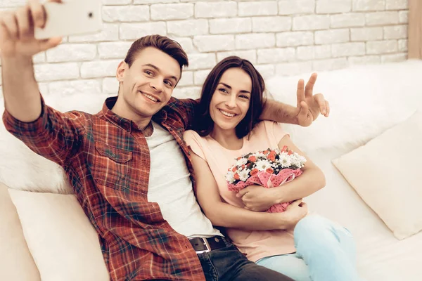 Paio Stanno Facendo Selfie San Valentino Amatevi Concetto Romantico Festa — Foto Stock