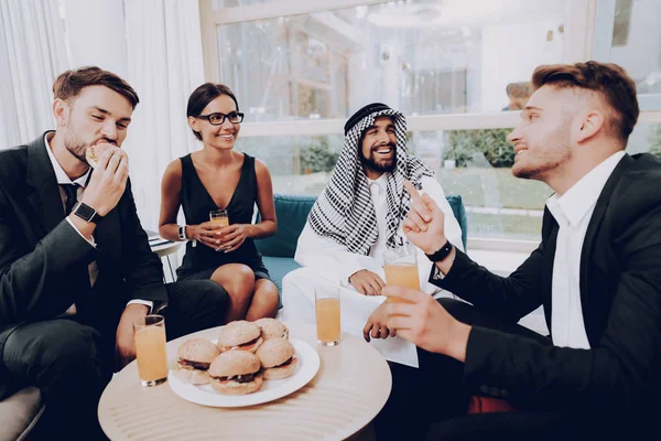 Arabian Businessman Having Dinner Partners Money Investment Talking Managers Partnership — Stock Photo, Image