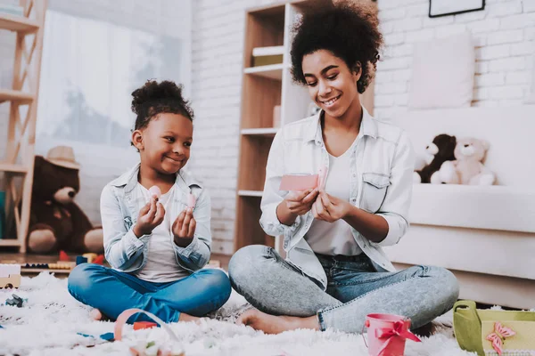 Mulato Relajarse Tiempo Con Familia Hijo Madre Tiempo Juntos Infancia — Foto de Stock