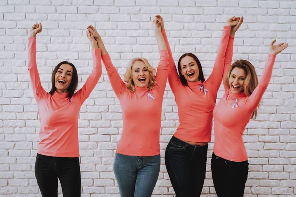 Mädchen Unterstützen Krebskranke Menschen Glückliches Und Gesundes Mädchen Modetag Für — Stockfoto