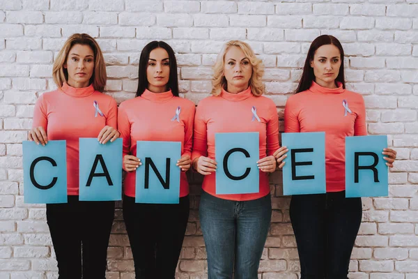 Frauen Unterstützen Menschen Mit Krebs Lächeln Mädchen Und Glücklichen Tag — Stockfoto