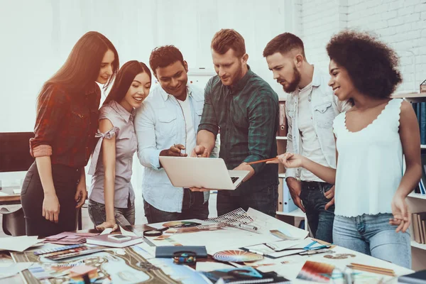 Farben Für Design Verschiedene Rassen Projekt Landschaft Designer Gruppe Ideen — Stockfoto