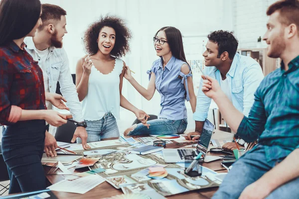 Tam Jóvenes Generar Idea Color Diseño Proyecto Cooperación Grupo Joven — Foto de Stock