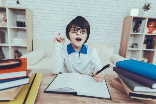 Domestic Life Intelligent Glasses Boy Sit Homework Sit Table Textbook — Stock Photo, Image