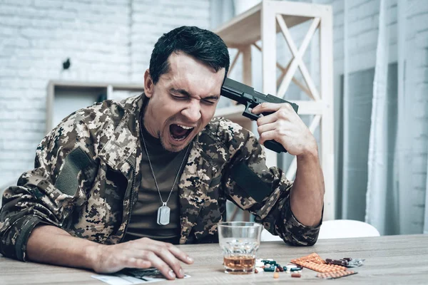 Man Camouflage Home Shotgun Depression War Concept Sad Homecoming Returning — Stock Photo, Image