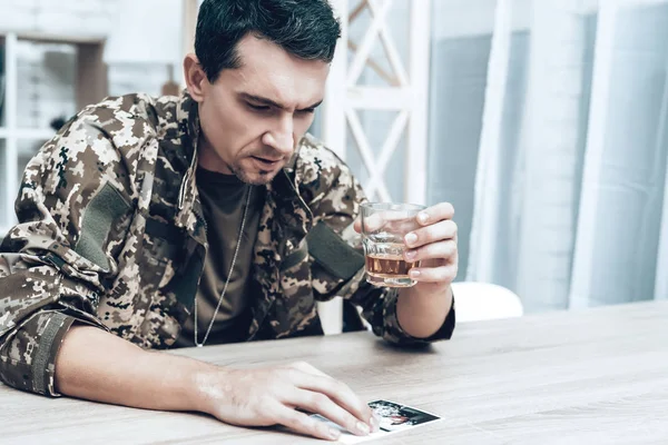 Man Camouflage Drinking Alcohol Depression Military Actions Concept Sad Homecoming — Stock Photo, Image