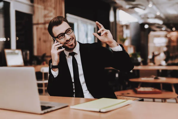 Ideas Traje Negocios Hablando Por Teléfono Proyecto Laptop Siéntate Tormenta —  Fotos de Stock