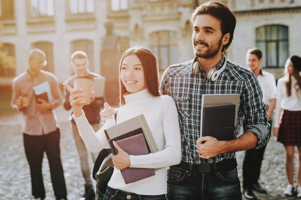 Université Connaissance Des Livres Des Renseignements Des Étudiants Homme Femme — Photo