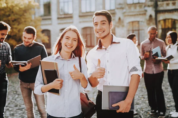Thumbs Sunny Day Students Holding Books Standing University Good Mood — Stock Photo, Image
