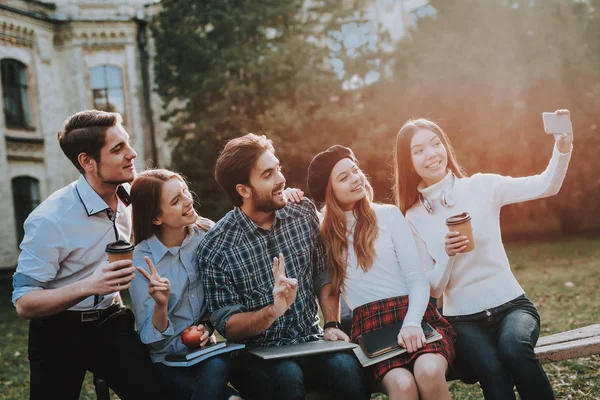 Selfie Knowledge Architecture Freelance Hipster Group Young People Sit Courtyard — Stock Photo, Image