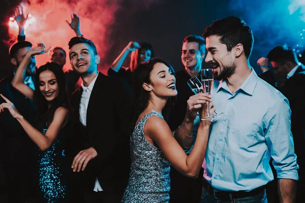 Happy Young People Dancing New Year Party Felice Anno Nuovo — Foto Stock