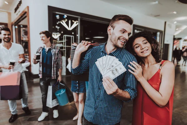 Pareja Joven Con Paquetes Compras Centro Comercial Concepto Compras Chica — Foto de Stock