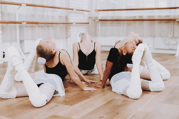 Balletttraining Einer Gruppe Junger Mädchen Boden Klassisches Ballett Mädchen Balerina — Stockfoto