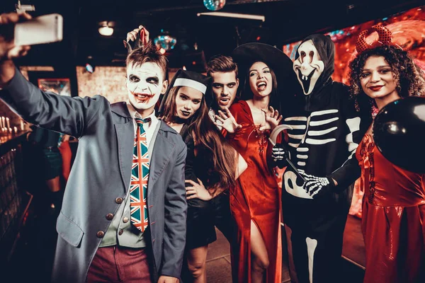 Young People Halloween Costumes Taking Selfie Young Smiling Man Taking — Stock Photo, Image