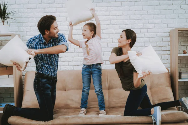 Glückliche Familie Eltern Und Tochter Familie Verbringt Zeit Miteinander Glückliches — Stockfoto