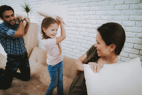 Glückliche Familie Eltern Und Tochter Familie Verbringt Zeit Miteinander Glückliches — Stockfoto