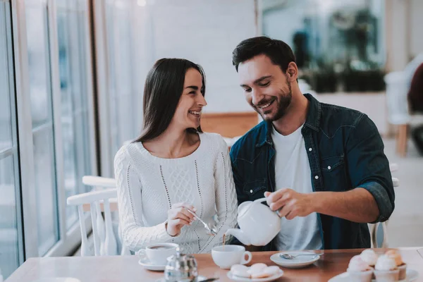 Czajniczek Klejenie Cupcake Wypoczynek Time Together Cafe Herbaty Wesoła Dziewczyna — Zdjęcie stockowe