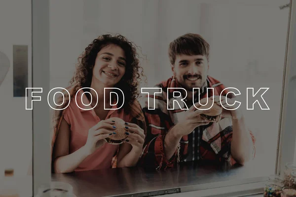 Young Couple Wrapped Plaids Food Truck Coffee Having Dinner Together — Stock Photo, Image
