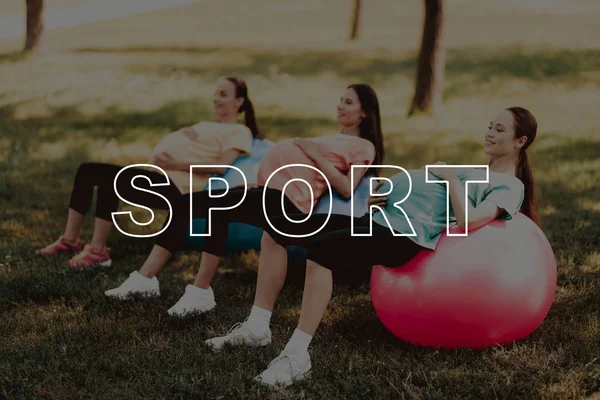 Mentira Colorido Bolas Para Yoga Roupa Desporto Exercício Tapetes Ioga — Fotografia de Stock