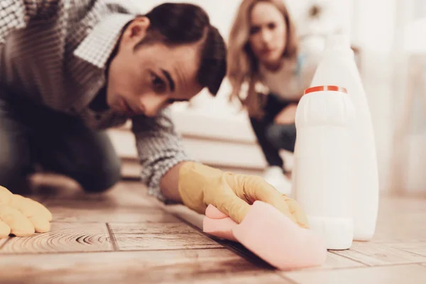 Man Woman Apartment Man Cleans Room Male Washes Floor Male — Stock Photo, Image