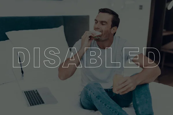 Disabled Man Man Sitting Bed Laptop Computer Lying Bed Man — Stock Photo, Image