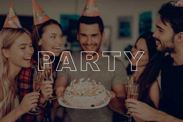 Partij Glazen Voor Champagne Guy Verjaardag Proficiat Met Verjaardag Cake — Stockfoto