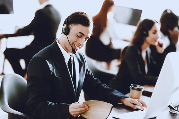 Young Man Sitting Working Call Center Manager Computer Guy Workplace — Stock Photo, Image