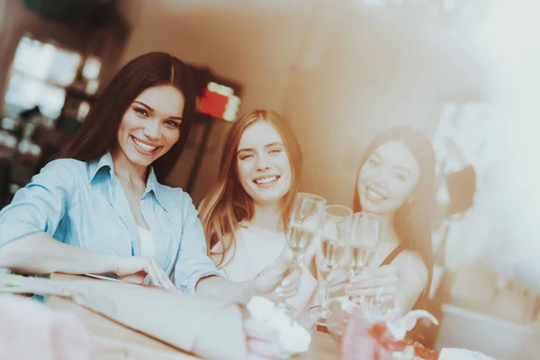 Souriez Aux Femmes Bonne Journée Mars Célébrez Soirée Boisson Pour — Photo