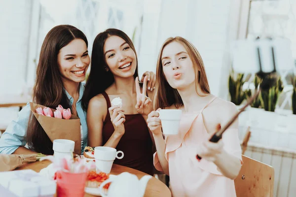 Flor Feliz Marzo Primavera Con Amigos Día Romántico Con Amigos —  Fotos de Stock