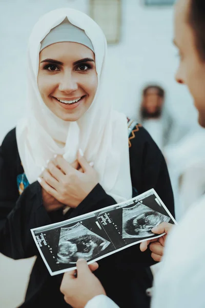 Terhesség Muszlim Hold Ultrahang Kép Orvos Üzem Ultrahang Kép Terhesség — Stock Fotó