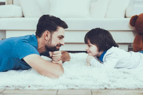 Man Tillbringar Tid Med Sin Son Fader Pojke Engagerad Att — Stockfoto