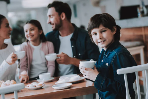 Aile Cafe Dinleniyor Anne Baba Kızı Oğlu Ailedir Yemek Kek — Stok fotoğraf