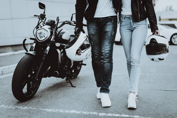 Man Vrouw Bikers Met Helm Motor Concept Klaar Rijden Klassieke — Stockfoto